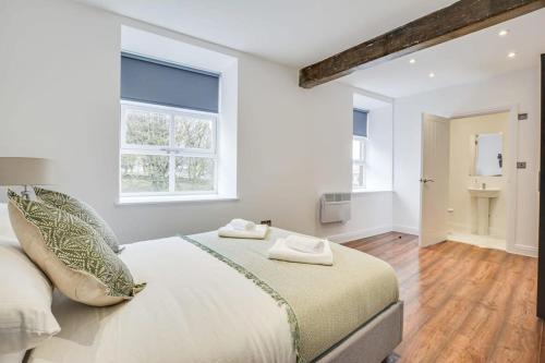 Katil atau katil-katil dalam bilik di Modern 2 Bedroom Apartment in Burnley