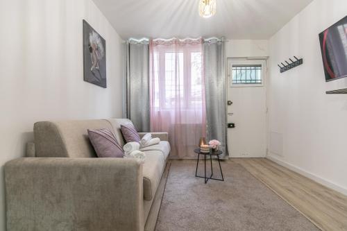 Photo de la galerie de l'établissement Superbe maison de ville avec jardin, à Montrouge