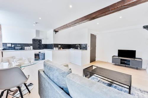 Η κουζίνα ή μικρή κουζίνα στο Characterful 1 Bed Apartment in Burton-on-Trent