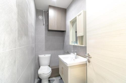 Charming Budget Studio in Central Sunderlandにあるバスルーム