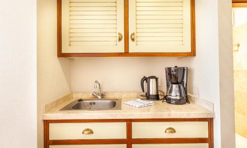 Dapur atau dapur kecil di Hotel Friese-up AnnerSiet-