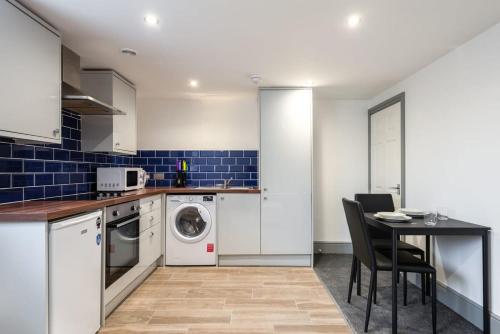 Dapur atau dapur kecil di Centrally Located Budget 1 Bed Flat in Darlington