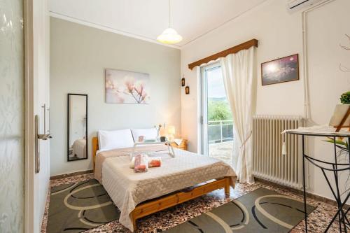 Seaside Family Haven - Avia's Spacious Getawayにあるベッド