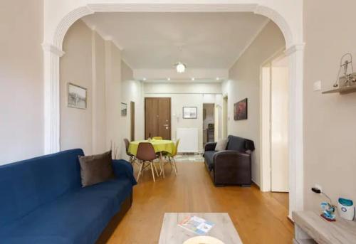 Private Pristine Balcony Home- Heart of the Center