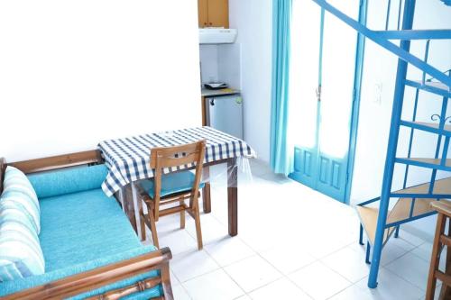 Φωτογραφία από το άλμπουμ του Flora Studios Perissa Santorini στην Περίσσα