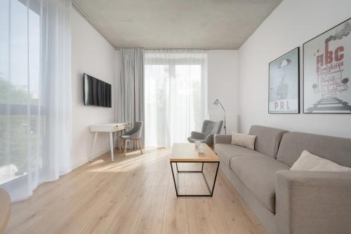 Beautiful White - Beige Apartments in Wrocław by Noclegi Renters