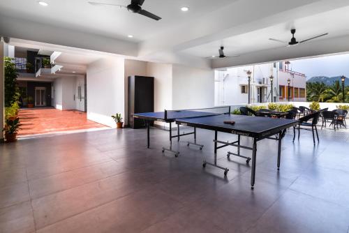 Πινγκ πονγκ στο Aashreya Suites Tiruvannamalai ή εκεί κοντά