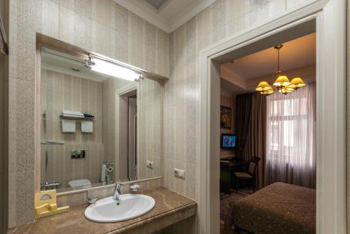Villa Stanislavskyi Hotel tesisinde bir banyo