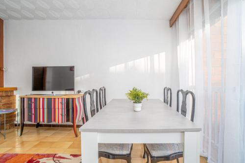 Basic Confort Apartamento Poeta marquina 2º 2027 con 2 dormitorios