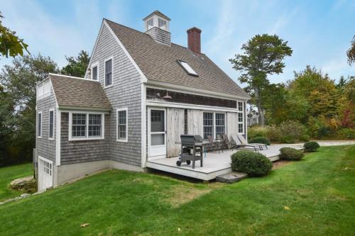 Central A C Private Path to Nauset Beachにある庭