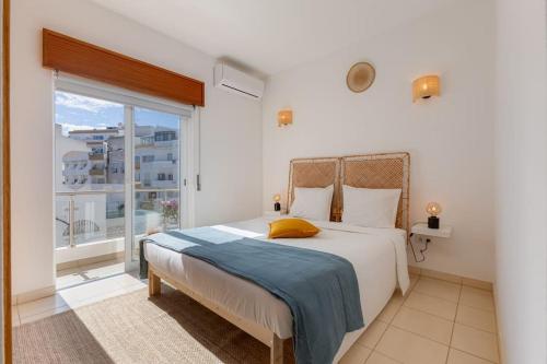 Townhouse with Stunning Sea Views and Terrace