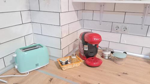 a kitchen counter with a blender and a toaster at VTAR San Francisco 1º in Baeza