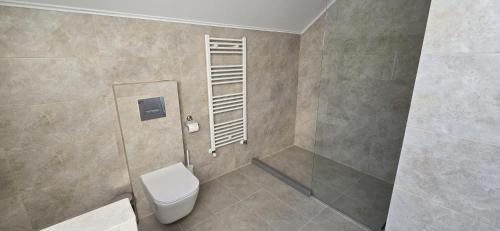 Ένα μπάνιο στο Zefir Apartments