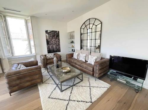 Beautifully renovated 3 bedroom apartment in the heart of Cannes