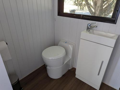 Un baño de The Summit View by Tiny Away