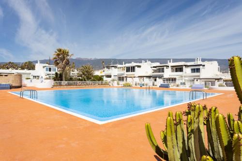 Home2Book Cozy Apt Pool & Tenis Court, El Porís