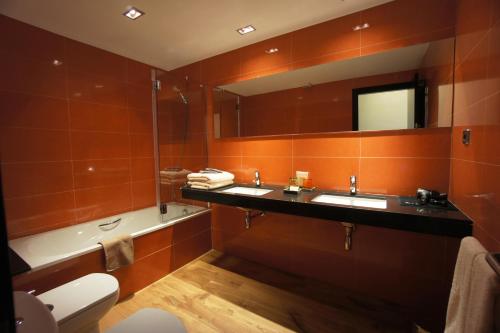 Kúpeľňa v ubytovaní Buil & Gine Wine Hotel