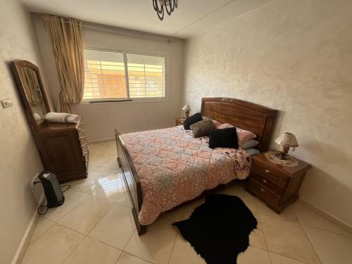 Säng eller sängar i ett rum på Annour Luxurious & Large apartment in Oujda Centre