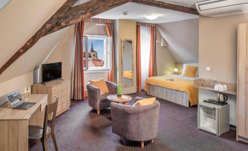 Hotel "Palác U Kočků" by Adrez, Palace At the Cats