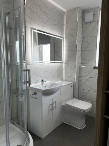 ห้องน้ำของ Stylish Stays - Luxury Apartment for 3