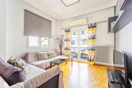 Apartment in the Middle of Everything