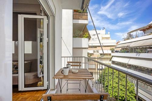 Apartment in the Middle of Everything