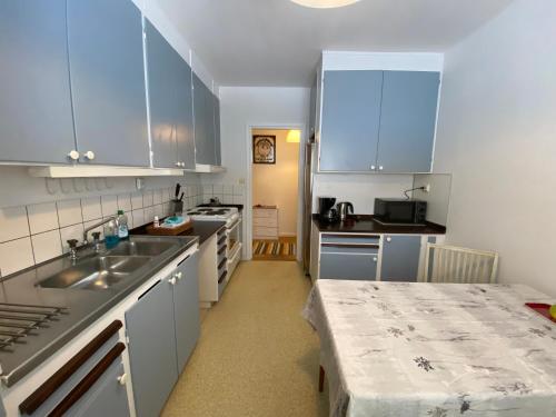 Ett kök eller pentry på Lägenheter Ljungaverk Apartments Ljungaverk