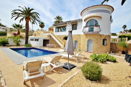 Golondrina - panoramic hillside holiday house in Moraira