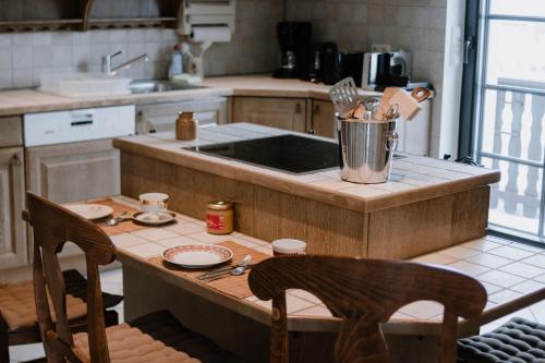 Kuchyň nebo kuchyňský kout v ubytování Gästehaus SeeZeit
