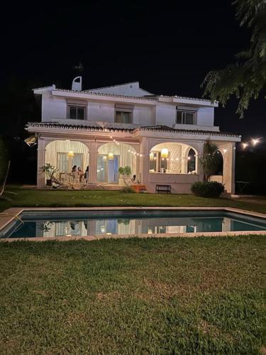 Villa de lujo en playamar