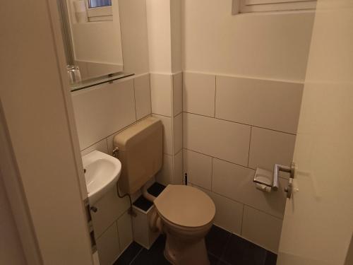 Bilik mandi di Felsen-Eck Apartments