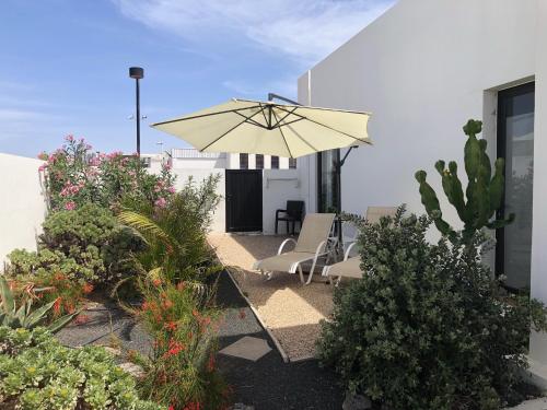Las Buganvillas 77
