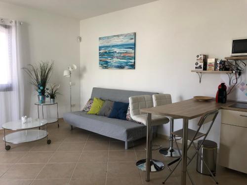 Las Buganvillas 77