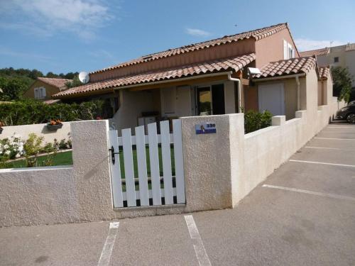 Photo de la galerie de l'établissement HOLIDAYLAND 330 VILLA T2 MEZZANINE 6 couchages climatisé NARBONNE PLAGE, à Narbonne-Plage