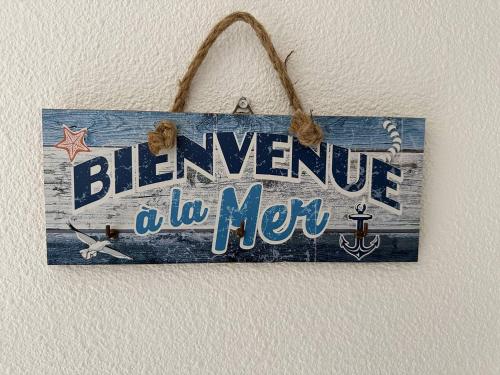 Photo de la galerie de l'établissement HOLIDAYLAND 239 VILLA T3 MEZZANINE 8 couchages climatisé avec véranda NARBONNE PLAGE, à Narbonne-Plage