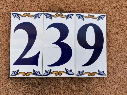 Photo de la galerie de l'établissement HOLIDAYLAND 239 VILLA T3 MEZZANINE 8 couchages climatisé avec véranda NARBONNE PLAGE, à Narbonne-Plage