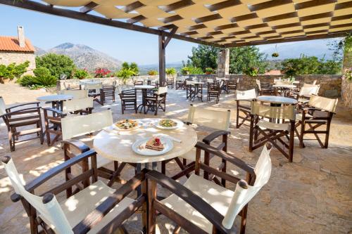 Γενική θέα στο βουνό ή θέα στο βουνό από  αυτό το ξενοδοχείο διαμερισμάτων