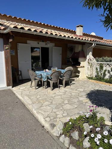 HOLIDAYLAND 401 VILLA T3 MEZZANINE 7 couchages climatisé NARBONNE PLAGE