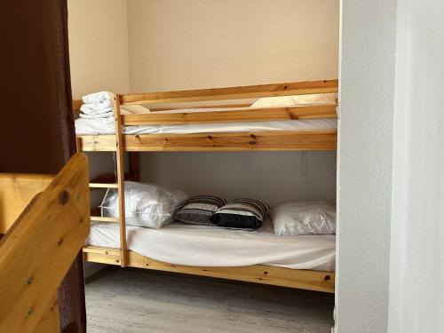 Photo de la galerie de l'établissement HOLIDAYLAND 262 VILLA T2 MEZZANINE 6 couchages climatisé NARBONNE PLAGE, à Narbonne-Plage