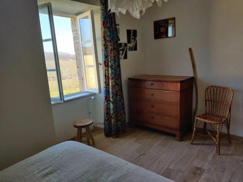 Katil atau katil-katil dalam bilik di Maison de 3 chambres avec jardin amenage et wifi a Castelnau Montratier