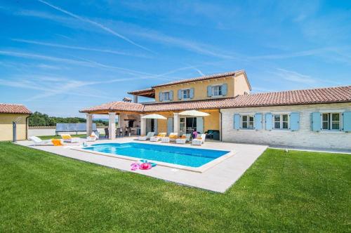 Bazén v ubytování Ferienhaus für 8 Personen und 2 Kinder in Segotici, Istrien Südküste von Istrien nebo v jeho okolí
