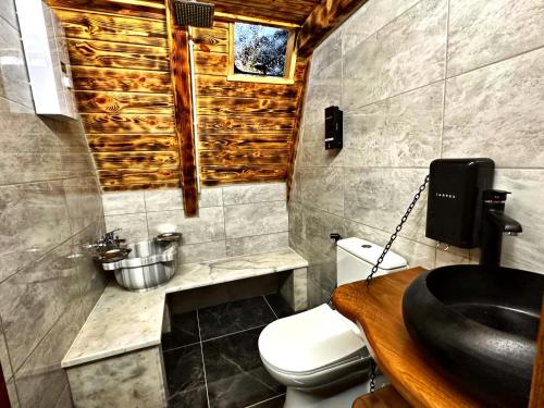 Ένα μπάνιο στο Tabiat Bungalows