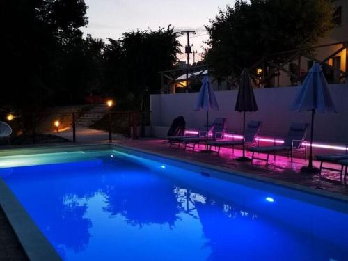 สระว่ายน้ำที่อยู่ใกล้ ๆ หรือใน Ferienhaus mit Privatpool für 18 Personen ca 500 qm in Loreto, Adriaküste Italien Mittlere Italienische Adriaküste