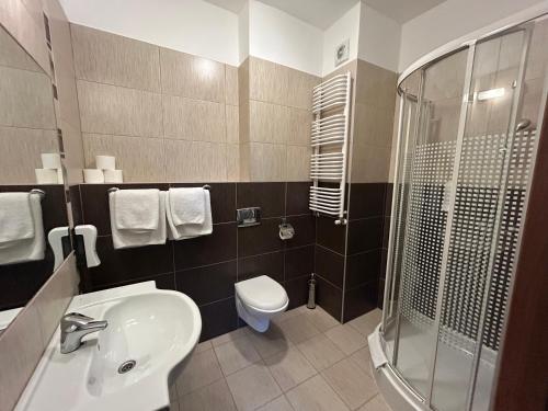 Un baño de Hotel Salamandra