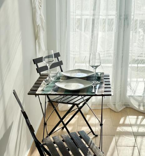 Sunny Studio "Minu" very close to Beach, Fast WiFi, Free Parking, Near Airport