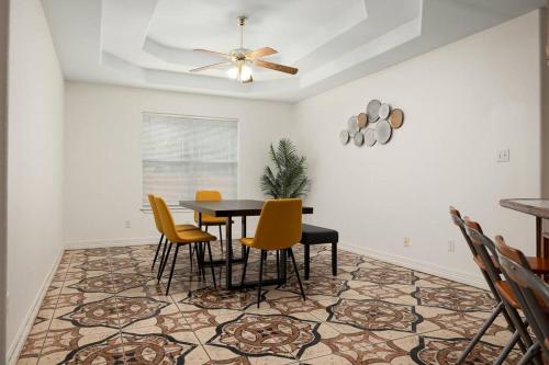 Afbeelding uit fotogalerij van Alton House in Alton