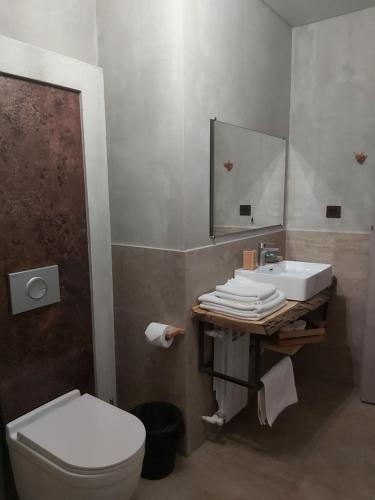 Un baño de Valley Park Dilijan