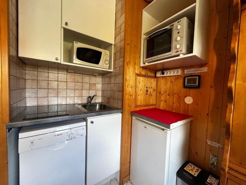 Studio équipé ski aux pieds - Les Menuires - FR-1-452-121