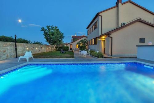 Ferienhaus mit Privatpool für 10 Personen ca 200 qm in Fažana-Surida, Istrien Istrische Riviera