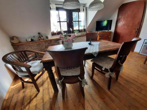 Μια τηλεόραση ή/και κέντρο ψυχαγωγίας στο Ferienwohnung Trude